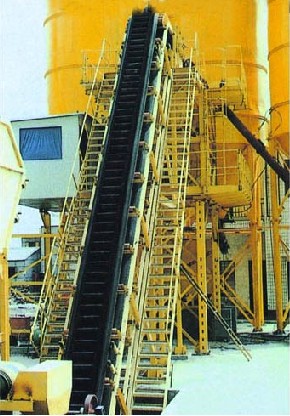 大傾角擋邊皮帶機(jī)、大傾角皮帶輸送機(jī)、大傾角皮帶機(jī)