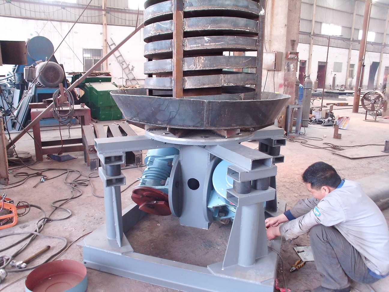 DZC垂直輸送機(jī) 振動(dòng)垂直輸送機(jī)