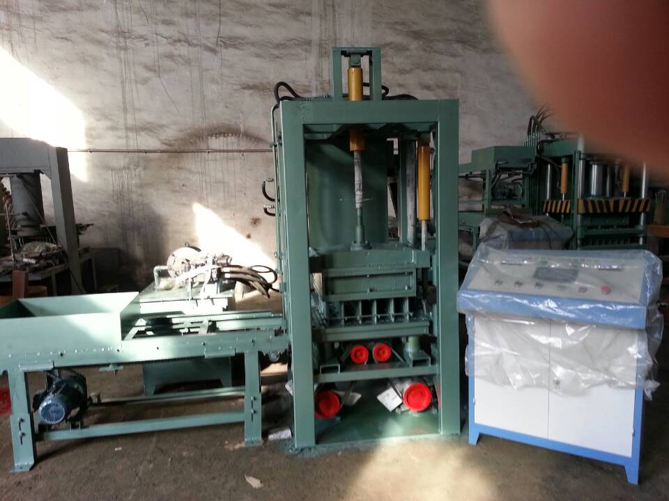 QTY3-15全自動(dòng)液壓墊塊機(jī)