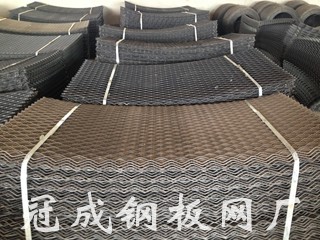 特價(jià)供應(yīng)鋼板網(wǎng)，鋼格板，護(hù)欄網(wǎng)