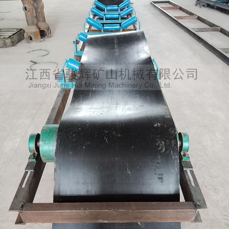 砂石輸送怎么選擇皮帶輸送機，沙傳傳送帶