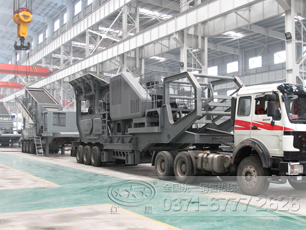 遇見(jiàn)鉀長(zhǎng)石輪胎式移動(dòng)破碎一體車，是心動(dòng)的感覺(jué)？WYL77