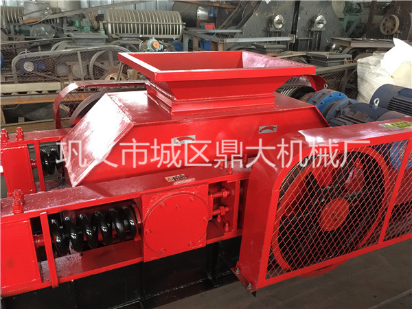  陽江濕料粉碎機價格決定型號產(chǎn)量大小wgo173