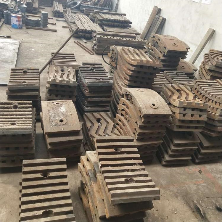 供應(yīng)可焊接破碎機護板，牙板，襯板，顎板