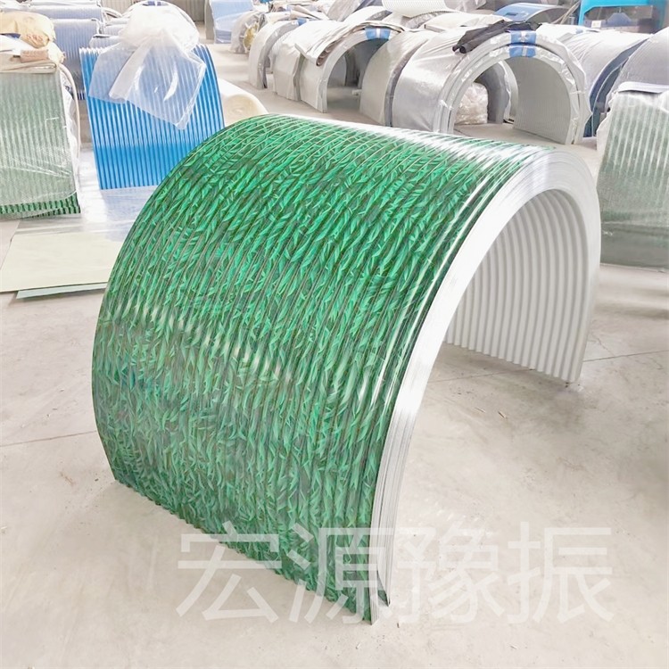 山東礦業(yè)機(jī)械輸送機(jī)防雨罩生產(chǎn)加工定做拱形密封皮帶機(jī)防塵罩