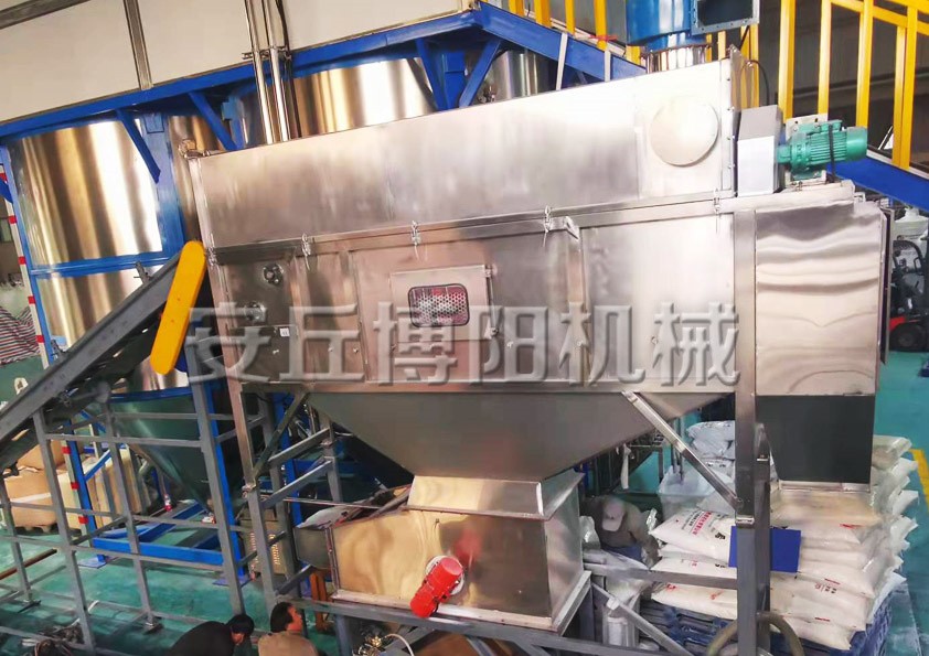 遼寧鹽鈣自動破袋機(jī) 自動破袋投料機(jī)現(xiàn)場