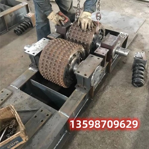 實驗室振動式磨機(jī)礦石陶瓷超細(xì)碳鋼不銹鋼振動磨機(jī)制造商   
