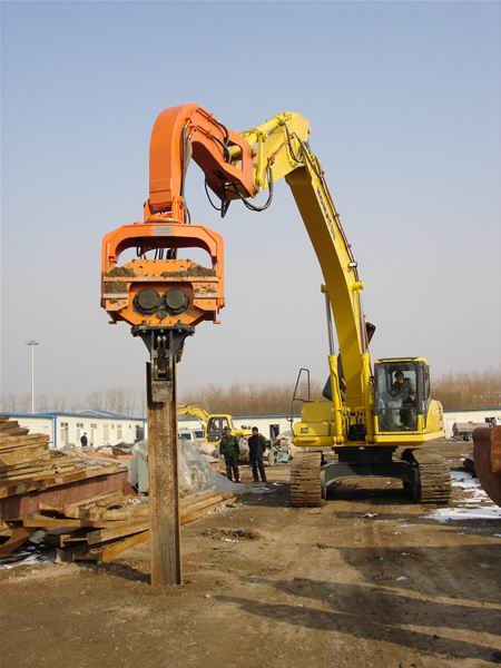 打樁機(jī)~2.JPG