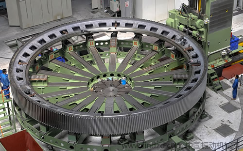 中信重工百萬獎金重獎礦用磨機技術(shù)研究功臣