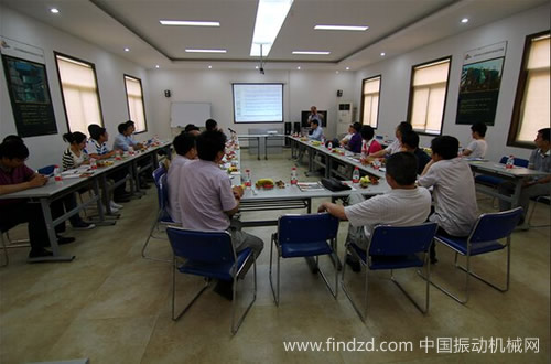 中國(guó)瑞林專家組與南昌礦機(jī)技術(shù)交流會(huì)議召開