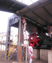 錳冶煉廠燒結(jié)車間雙輥破碎機電氣系統(tǒng)施工