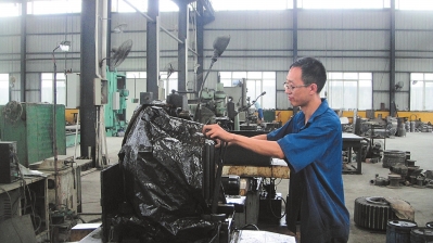 橡膠機(jī)械生產(chǎn)企業(yè)樂山新聯(lián)機(jī)械:千錘百煉鑄精品