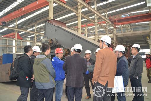第六屆全國振動利用工程學術(shù)會議代表參觀河南威猛振動