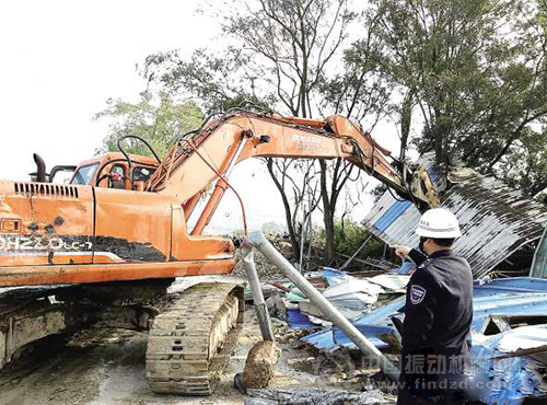 新圩后亭村違建砂場(chǎng)被拆除
