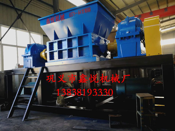 16撕碎機(jī).jpg