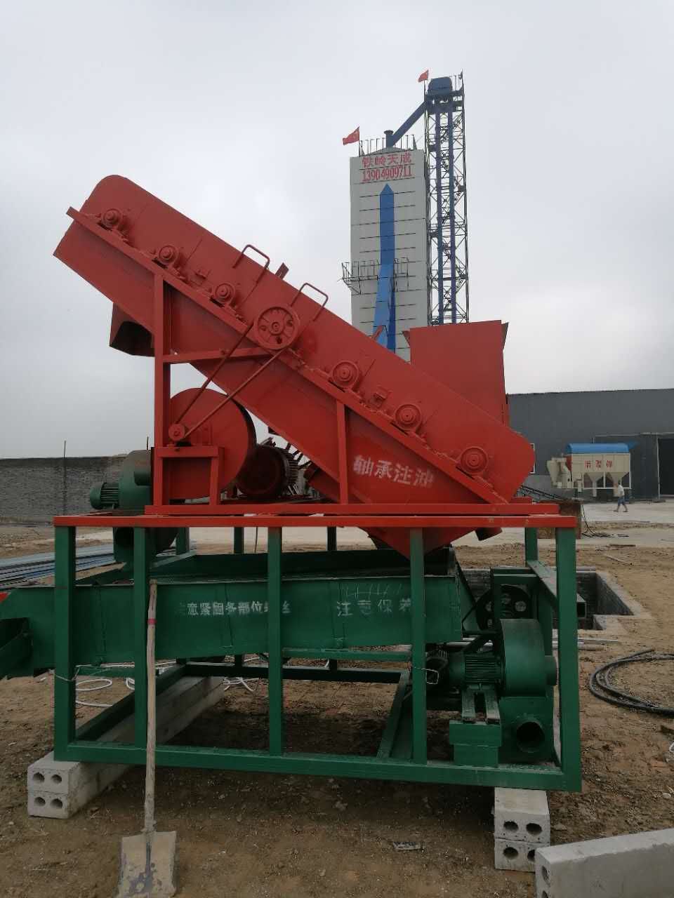 國內(nèi)較大型玉米脫粒機(jī).jpg