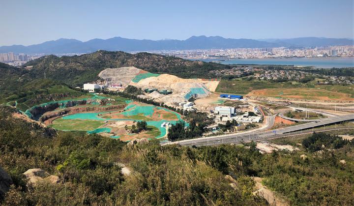 　廈門海滄竹蘭山礦山生態(tài)修復工程，現(xiàn)場用無人機拍攝傳回的照片。