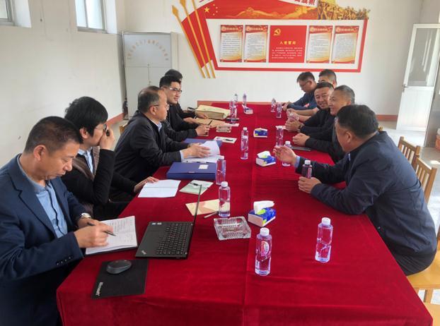 通過座談會(huì)的形式,安全專家與企業(yè)負(fù)責(zé)人交流安全生產(chǎn)經(jīng)驗(yàn)。