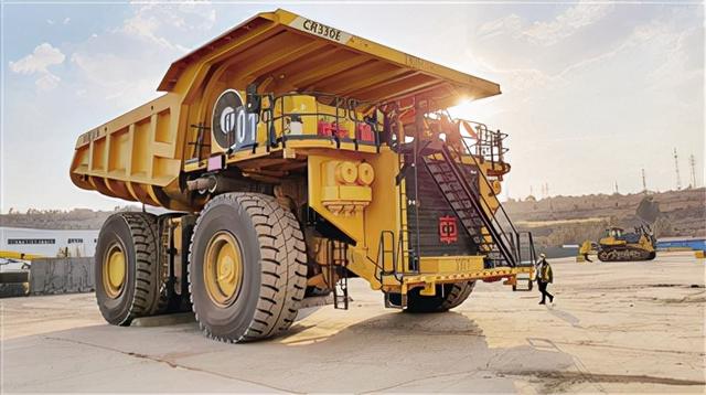 CR330E礦用自卸車(中車大同公司提供)