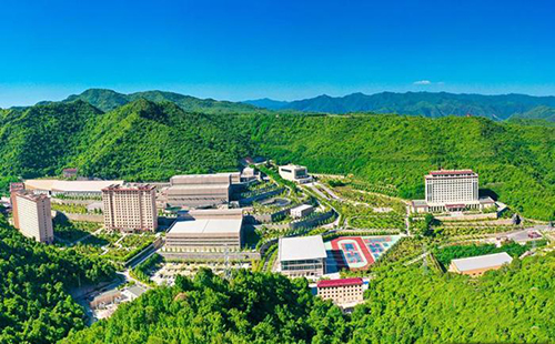5月上旬,位于甘肅省隴南市徽縣的金徽股份保“綠”掘“金”,經(jīng)濟(jì)、生態(tài)兼顧發(fā)展。 金徽股份供圖