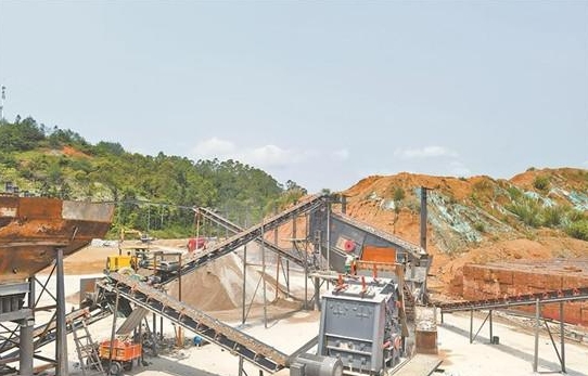在南安康美鎮(zhèn),建筑垃圾經(jīng)過一系列處置實現(xiàn)“無害化、減量化、資源化”。